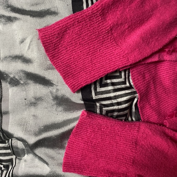 Girls swearter - Picture 3 of 4